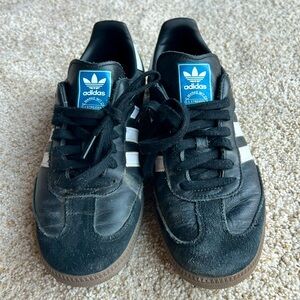 Sambas Adidas women’s size 9